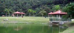 Wito Morales Park pond